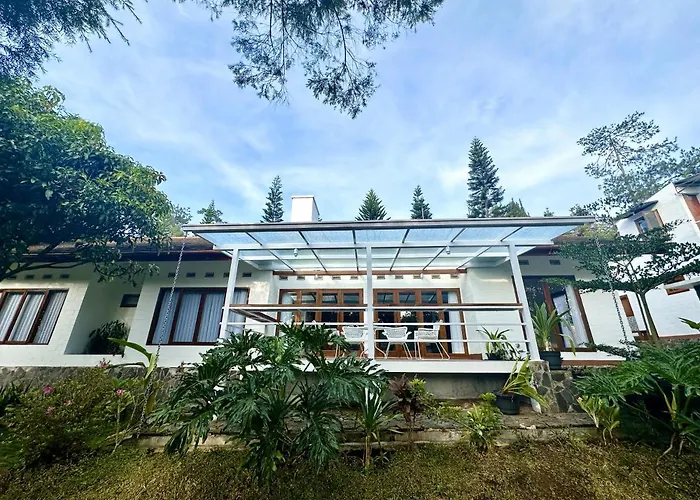 Villa Putih Le Cordon Bandung