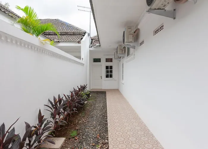 Urbanview Hotel De Breeze Kemang Jakarta by RedDoorz