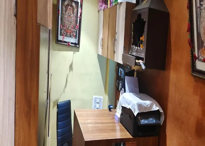 Staymaker Tirupati Guest House Kolkata