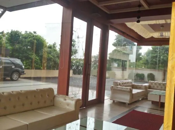 Mnr Resort Piparia