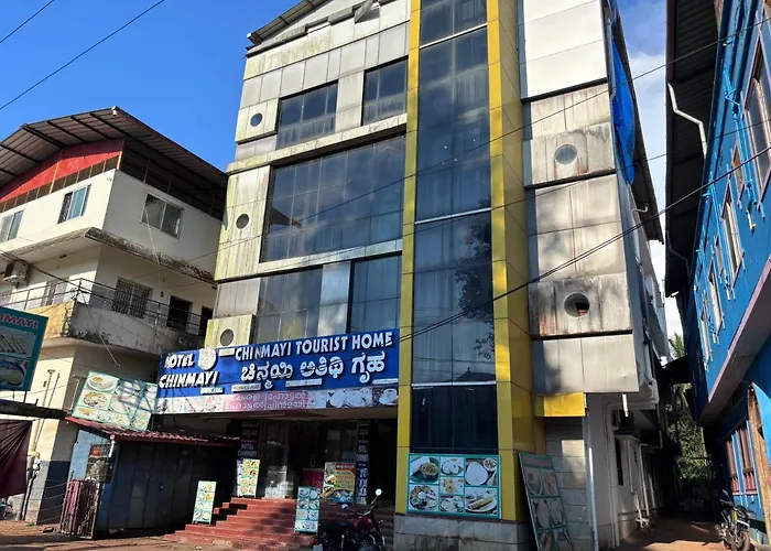 Chinmayi Tourist Home - Opposite To Temple Only 50 M Kolluru