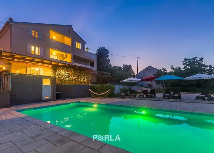 House Mirabelle With Heated Pool In Nerezine On Losinj Island