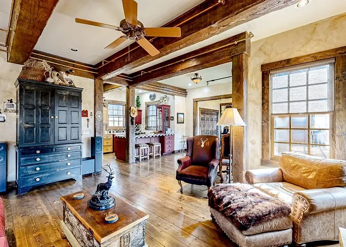 Castle Rock Lodge Crested Butte