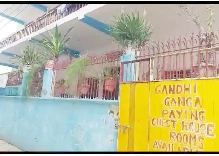 Gandhi Ganaga Guest House Varanasi