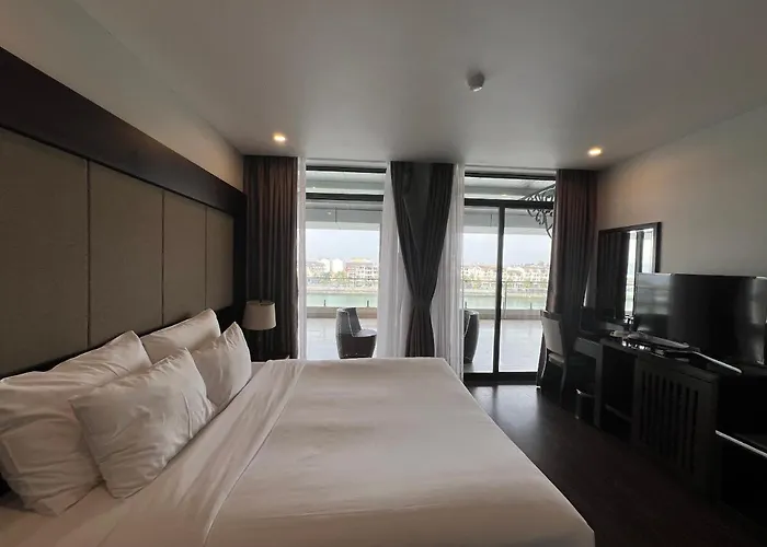 Moon Halo Hotel Hạ Long