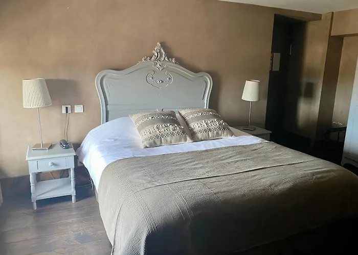 Hotel La Tour Cocooning&Gastronomie à Châtillon-sur-Chalaronne