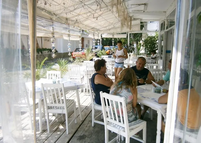 Family Hotel White House Pomorie