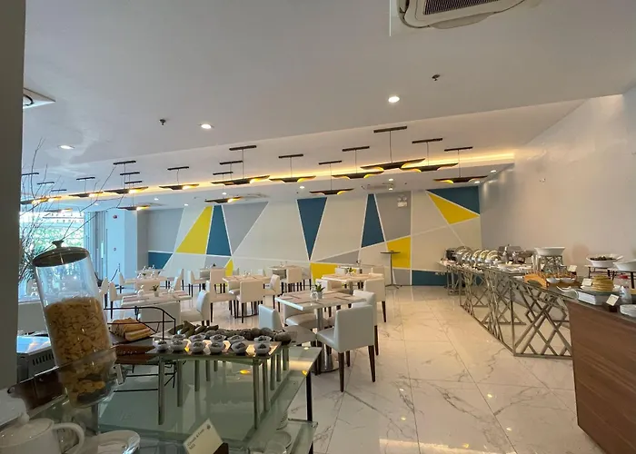 Golden Peak Hotel & Suites Powered By Cocotel Cebu