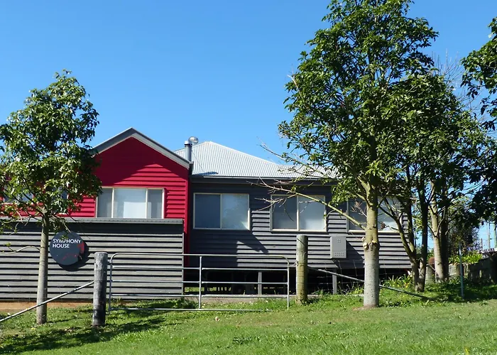 Flame Hill Vineyard Hotel Montville