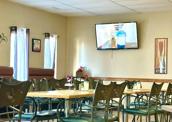 Lacombe Motor Inn
