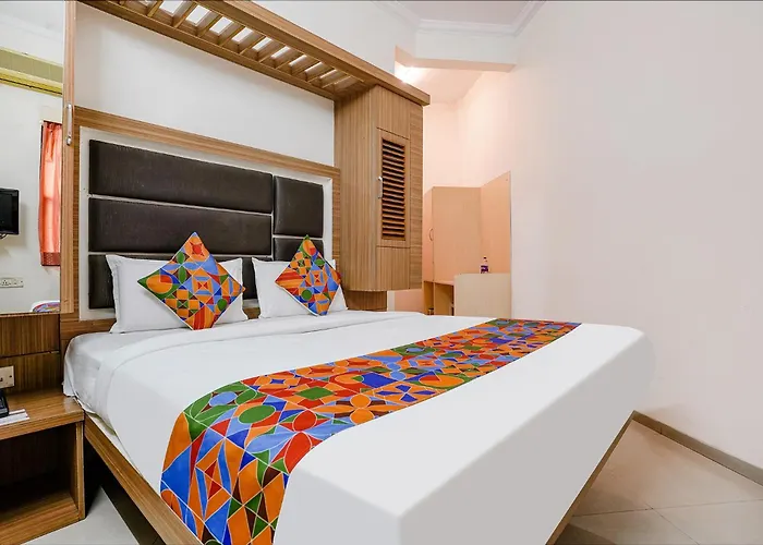 Fabexpress Shanti Inn - Nr Vijay Mamta Theatre, Nashik Road