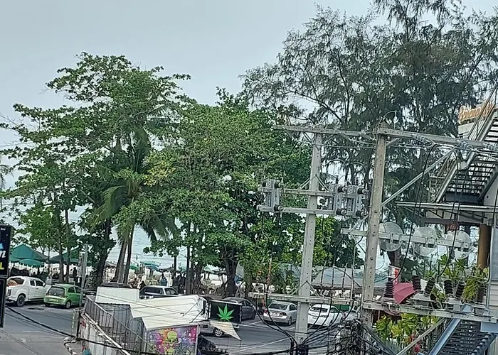 Cafe De Paris Hotel Patong