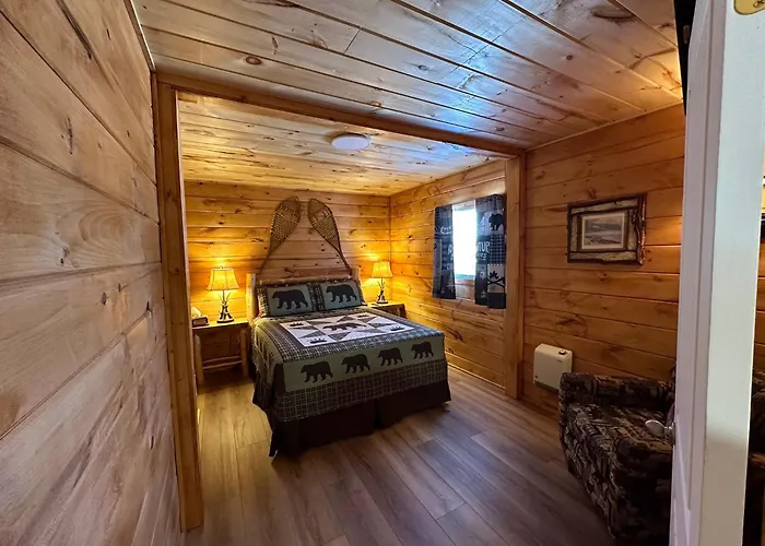 Rowe'S Adirondack Cabins Of Schroon Lake