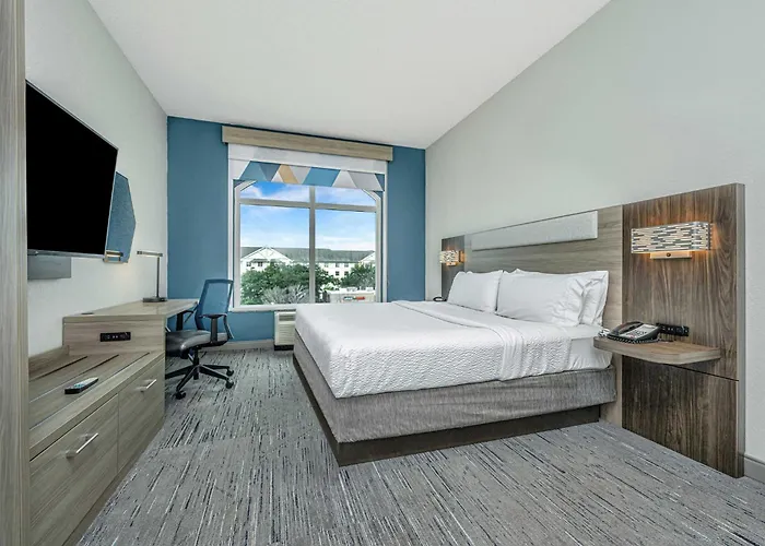 Holiday Inn Express & Suites Charleston Arpt-Conv Ctr Area By Ihg North Charleston