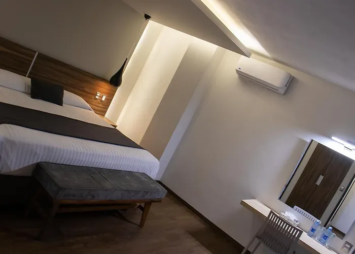 Estanza Hotel & Suites Morelia