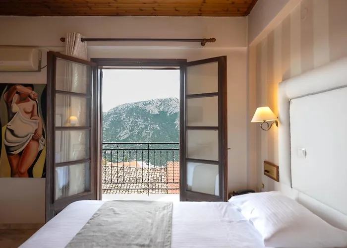 Kouros Hotel Delphes