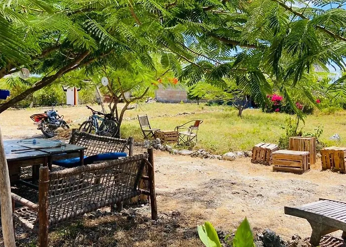 Habibis Bottle House Bed & Breakfast Nungwi