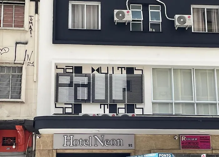 Hotel Neon - próximo a 25 de março, Bom Retiro e Brás, á 2min do mirante Sampa SKY e pista de skate Anhangabaú São Paulo