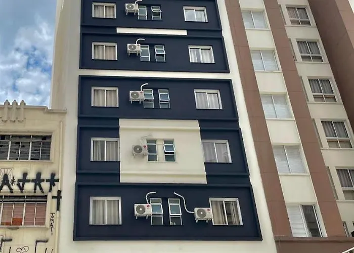 Hotel Neon - próximo a 25 de março, Bom Retiro e Brás, á 2min do mirante Sampa SKY e pista de skate Anhangabaú São Paulo