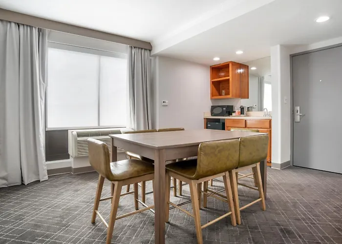 Comfort Inn & Suites New Orleans Airport North Kenner