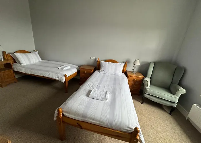 The Elms Guest House Bristol Filton