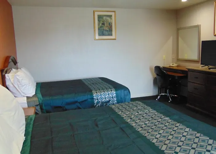 Corcoran Country Inn