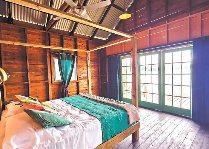 The Sea Monkey Hotel Bocas Town