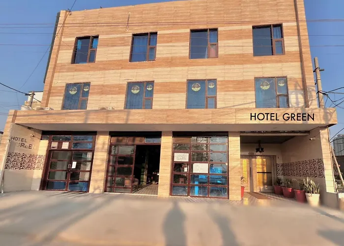 Hotel Green Kharar
