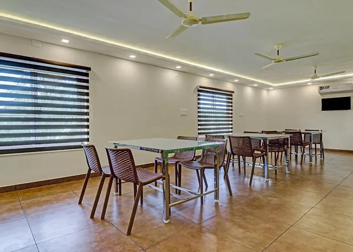 Treebo Golden Terminal Kochi Airport With Swimming Pool Hotel