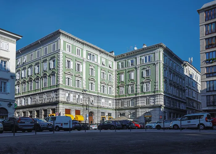Residence Piazza Giotti 8 Triëst