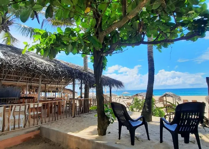La-Vira Beach Villa Hikkaduwa