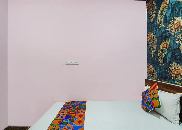Fabhotel Deepak Palace - Assi Ghat Varanasi