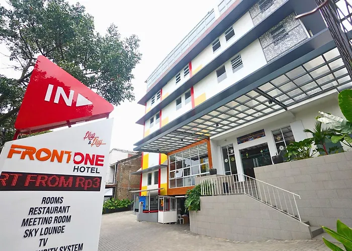 Front One Hotel Pasir Koja Bandung