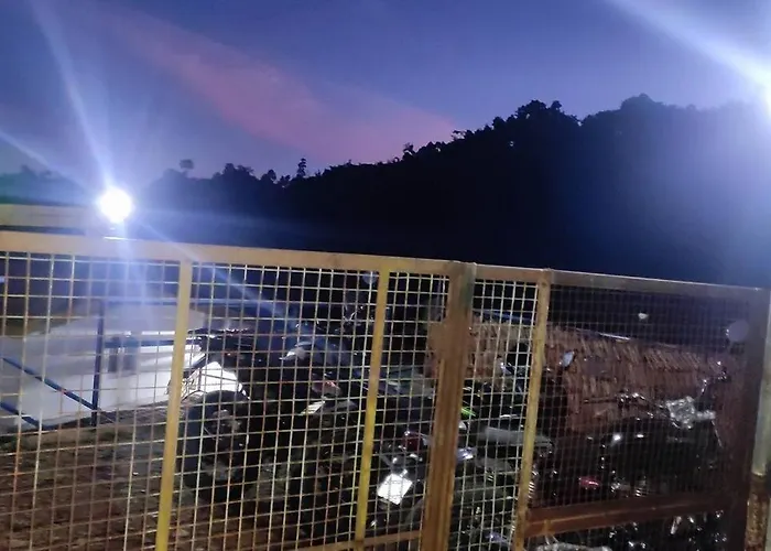 Adithya Sunrise View Cottage Kotagiri