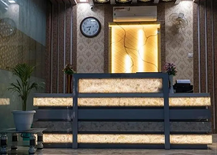 Fabhotel Cm Palace I Varanasi