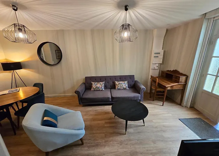 Au Loup Historic Apartments Bayeux