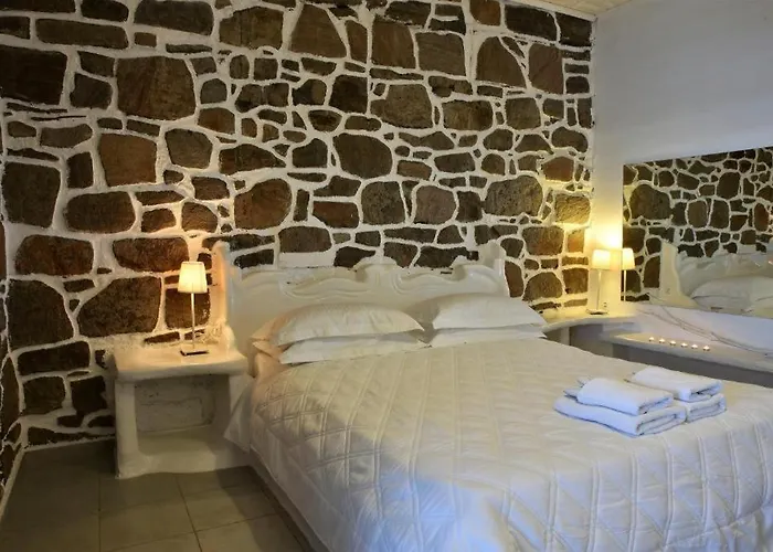 Adamas Hotel