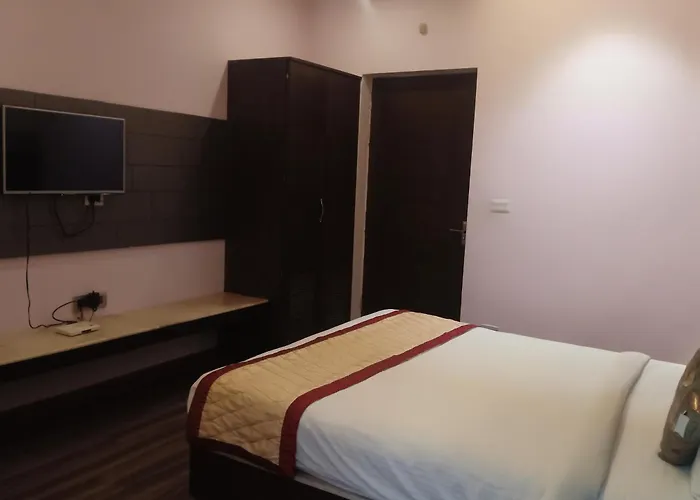 Hotel Rudra Vilas Agra 