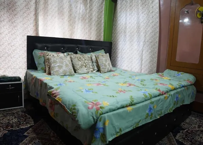Wani Guest House Gulmarg