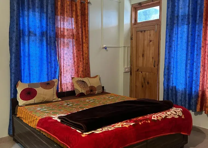 New Brahma Cafe Guest House Kalgha
