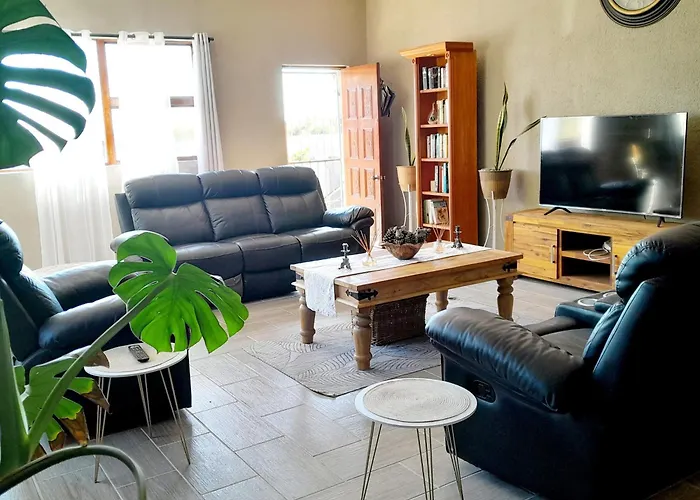 The Rustic Oak Guesthouse Cape Town