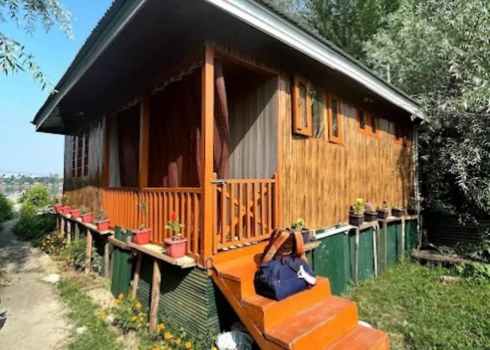 Flora Cottage , Srinagar