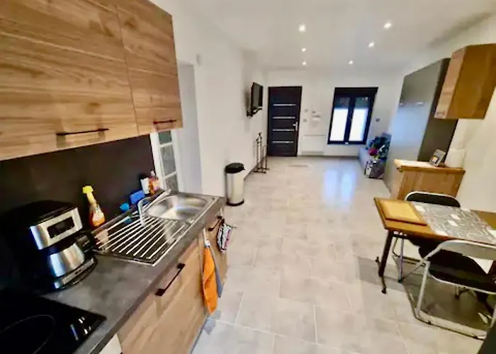 L Auberge Du Mont Des Bruyeres Plain Pied Saint-Amand-les-Eaux