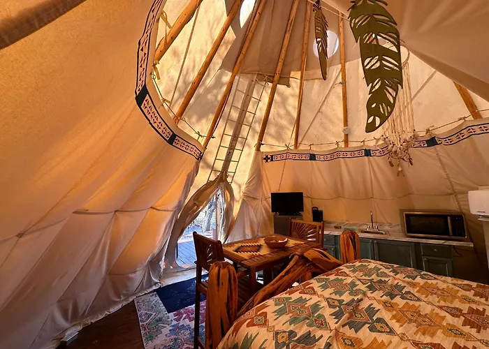 Bandera Stronghold - Cochise Tipi