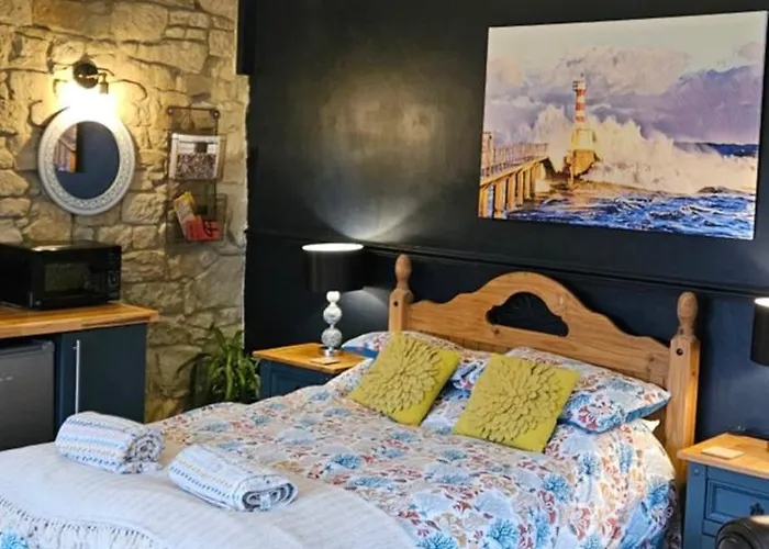 Amble Harbour Retreats Hotel