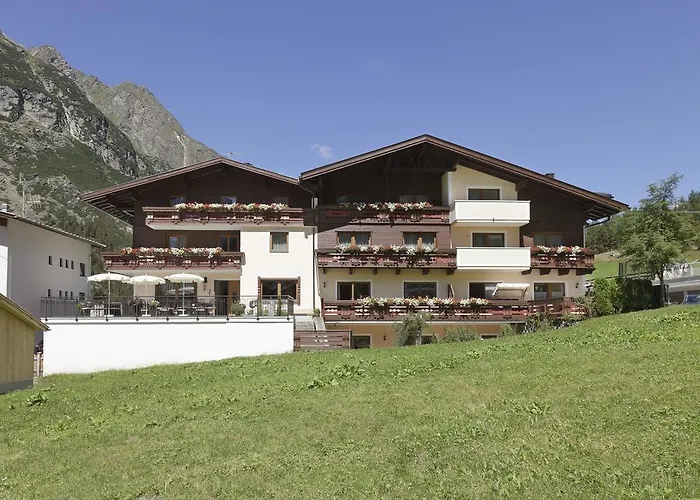 Hotel Garni Rifflsee St. Leonhard im Pitztal