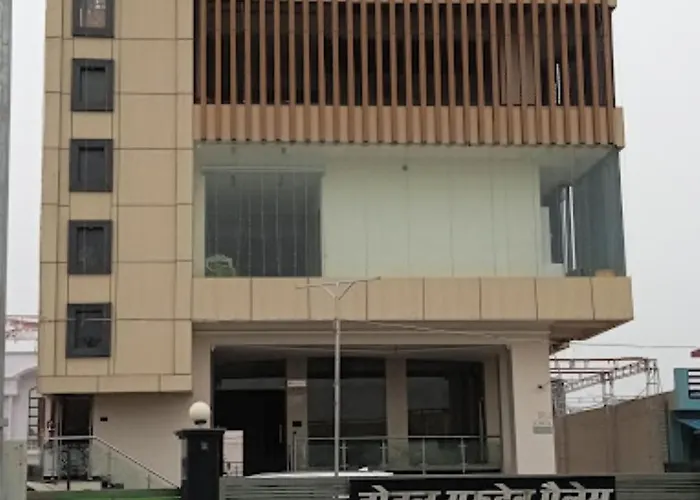 Guru Dev Palace Hotel & Lawn,Ayodhya