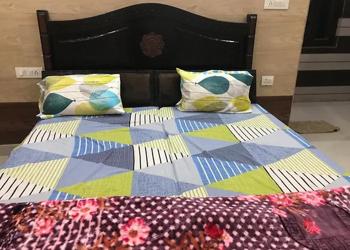 Radhikaa Residencyy Hotel Vrindavan