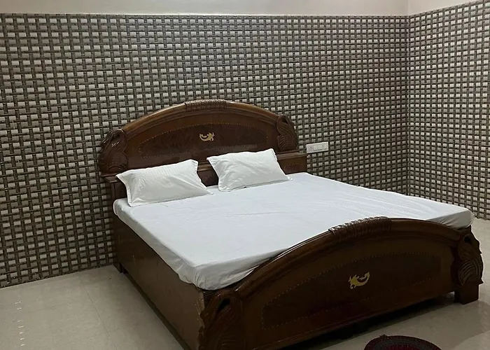 Radhikaa Residencyy Hotel Vrindavan