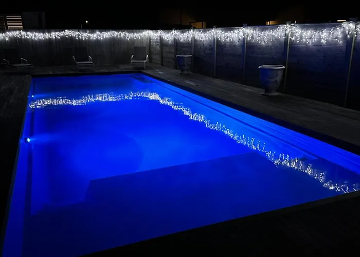 Luxury Poolside Studio Near Hobbiton Matamata